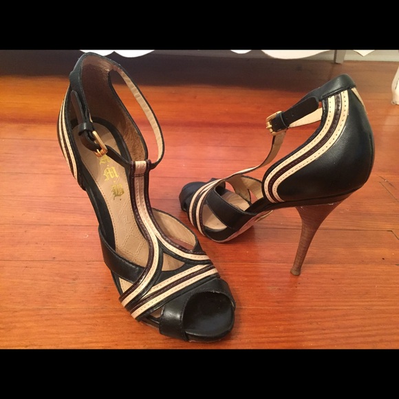 L.A.M.B. Size 9 Strappy Heels 👠 - Picture 1 of 5